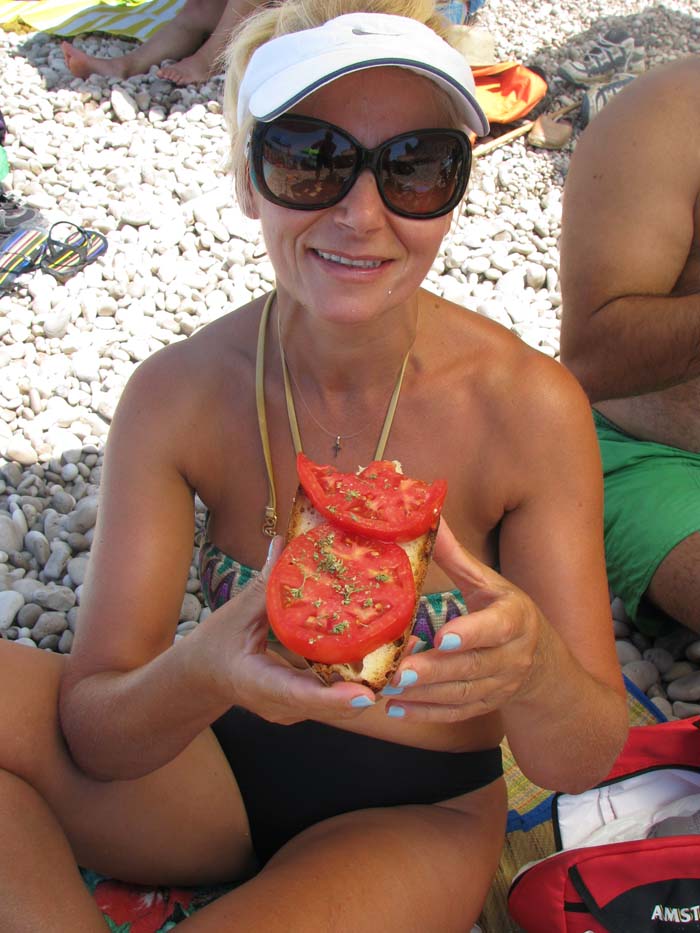 Η Σία έκανε αρκετά μπάνια στη Πλατιά Άμμο