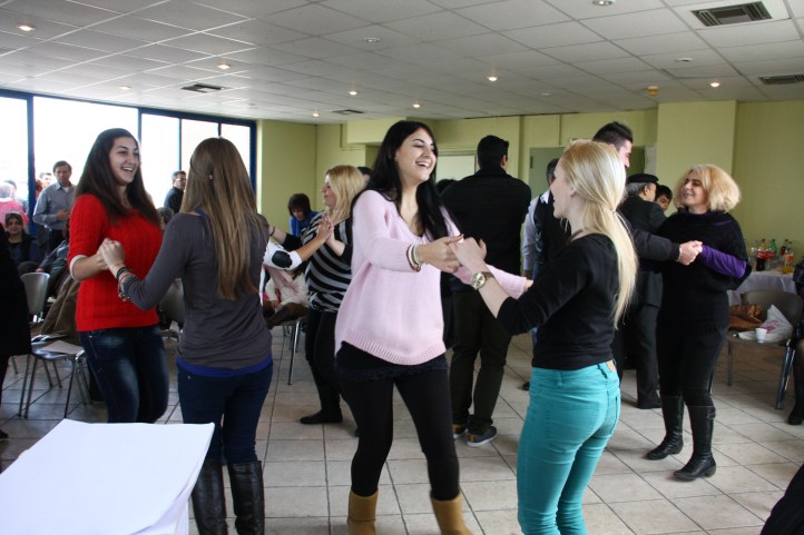 Οι νέοι μας χορεύουν . για μία ακόμα φορά ήταν κοντά μας.