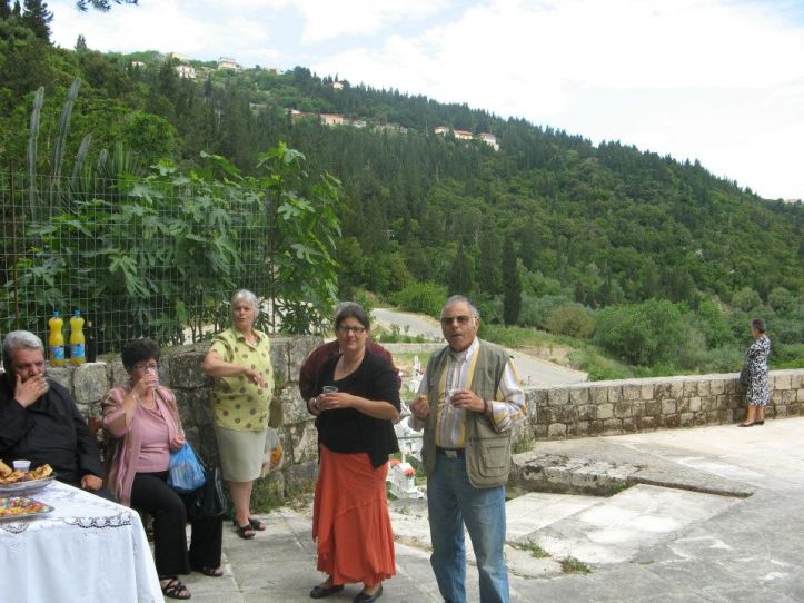 253288_522682894457643_785812868_n