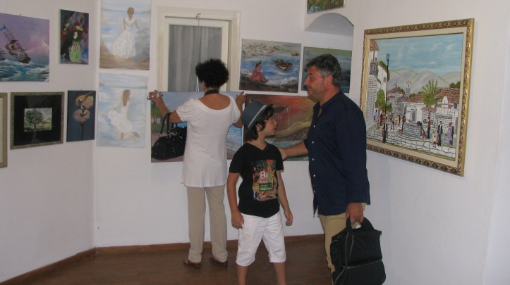 2015-08-08 εκθεση ζωγραφικης Κελι Καμιναρατα (25)