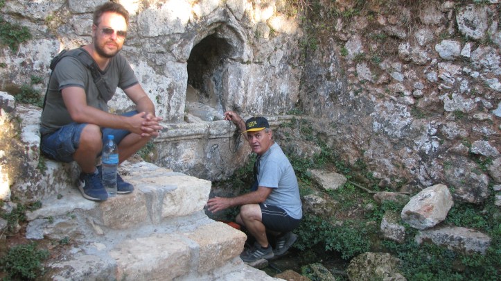 ξεδιψάσαμε από την θαυματουργή πηγή του Ταφιού