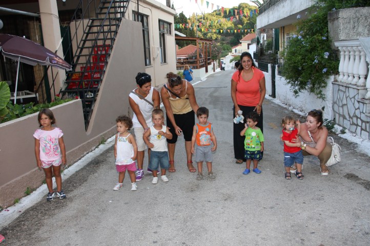 οι μικροί αθλητές μας έτοιμοι για τον αγώνα