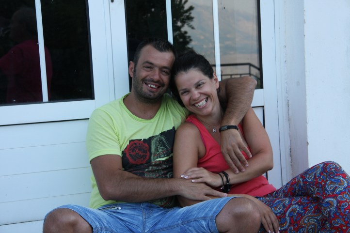 Πω πω Έρωτας. Ο Δημήτρης και η Δώρα περιμένουν με αγωνία τον αγώνα της κόρης τους