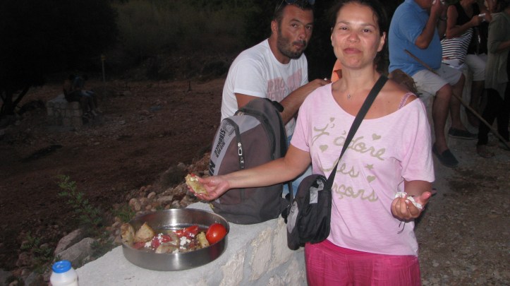 Καλά ρε Δώρα ολόκληρο ταψί έφαγες;