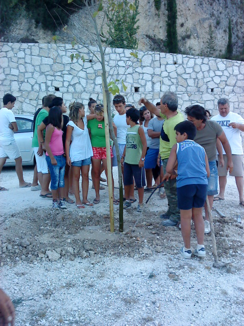 Δενδροφυτευση Νεκροταφειου. (4)