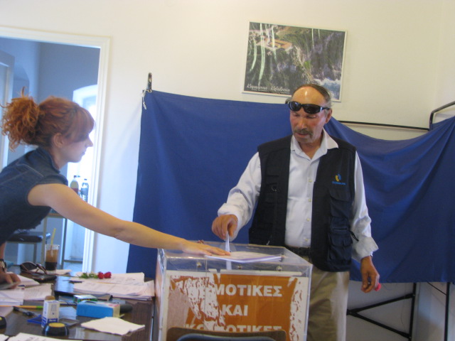 Σταθατος Νικος Φωτη-2012-06-17-εκλογες (1)